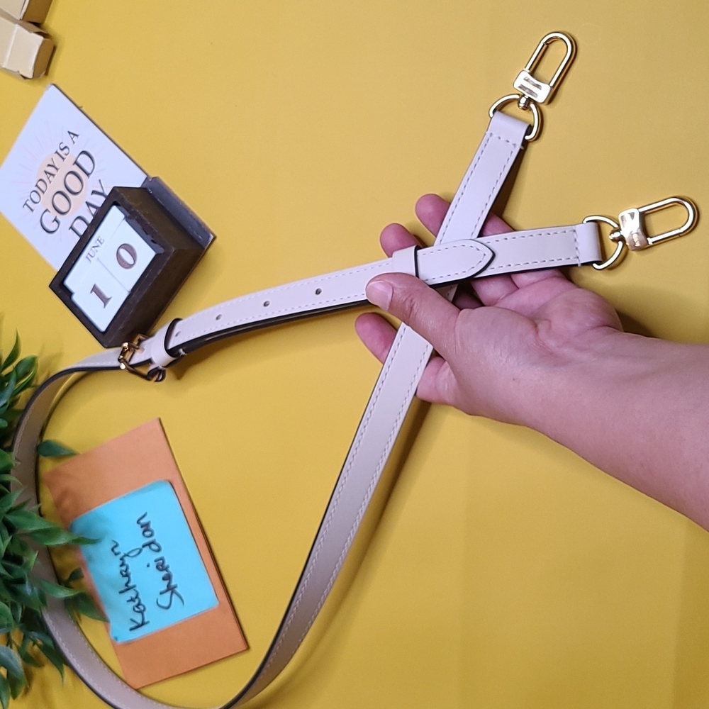 BNEW UNUSED LOUIS VUITTON OFF WHITE ADJUSTABLE CROSSBODY LEATHER STRAP GOLD HW - Picture 10 of 10